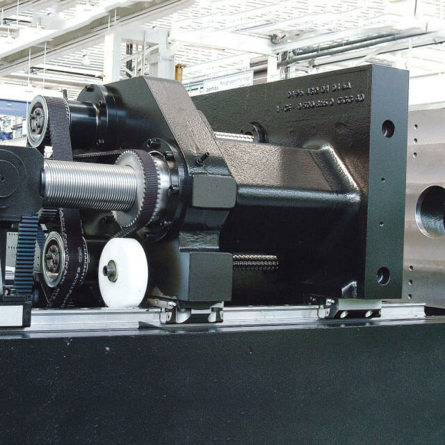 Self-aligning roller bearing