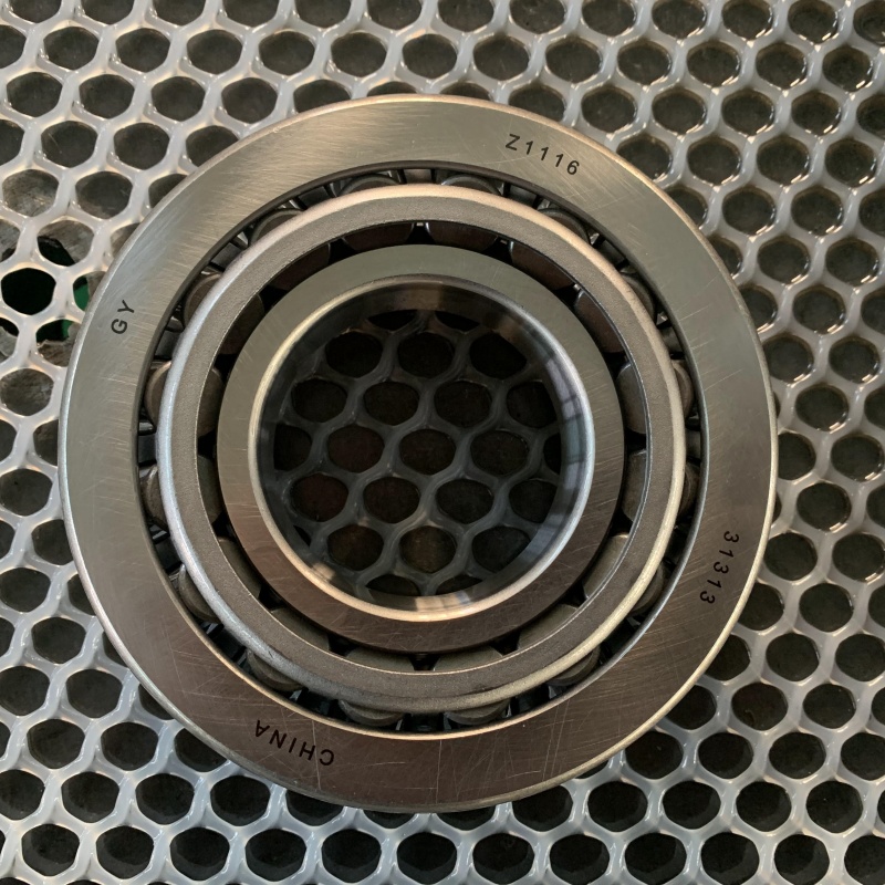 Tapered roller bearing applications in car axle and conveyor pulley