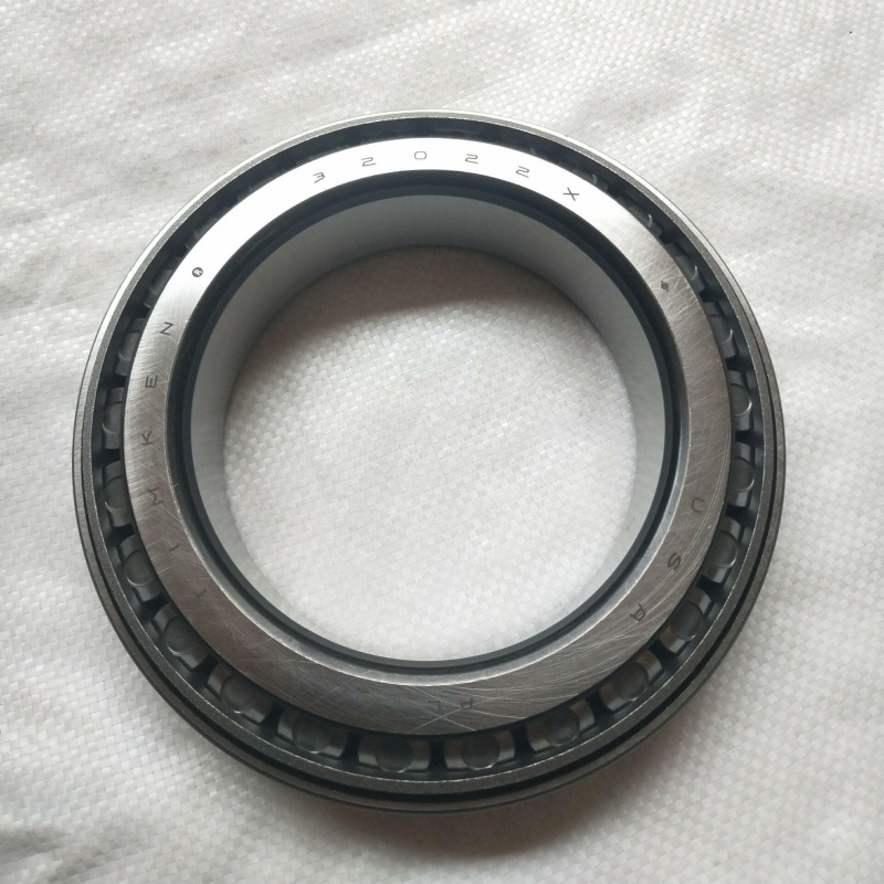 High-accuracy tapered roller bearing cross-section