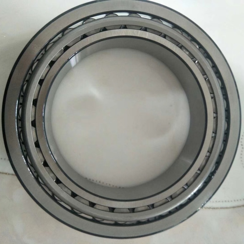 alt: Tapered roller bearings for heavy duty applications
